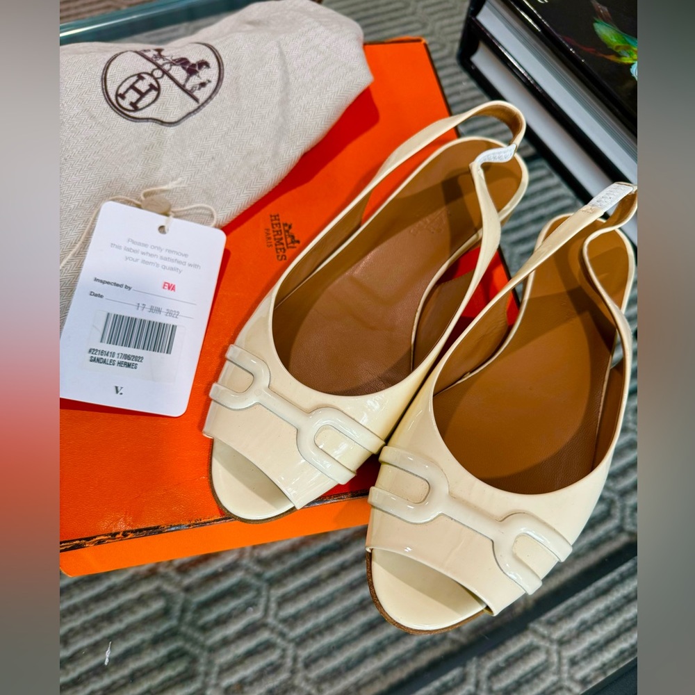 Authentic HERMÈS SLINGBACK FLATS/SANDALS (Sz 6)